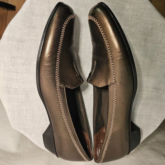 munro American Warm Medium Brown Leather Slip-on Loafers w a 1" Heel sz 8 - Picture 4 of 9